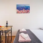 Διαμέρισμα And 2 Walls Ζαντάρ