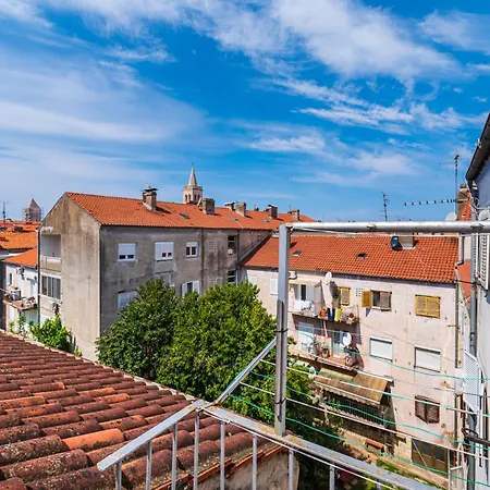 And 2 Walls * Zadar