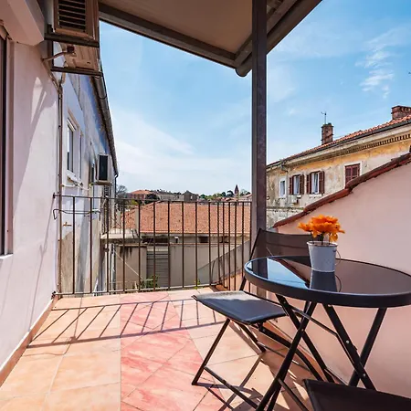 And 2 Walls * زادار