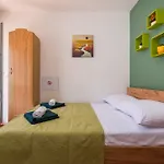 And 2 Walls Lejlighed